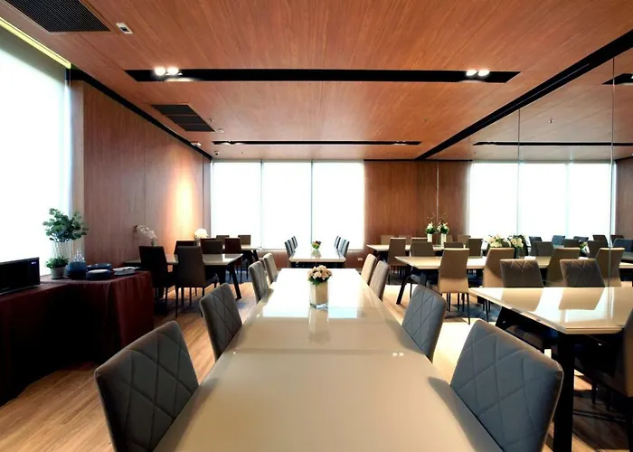 Surestay By Western Ramintra Hotel Bangkok